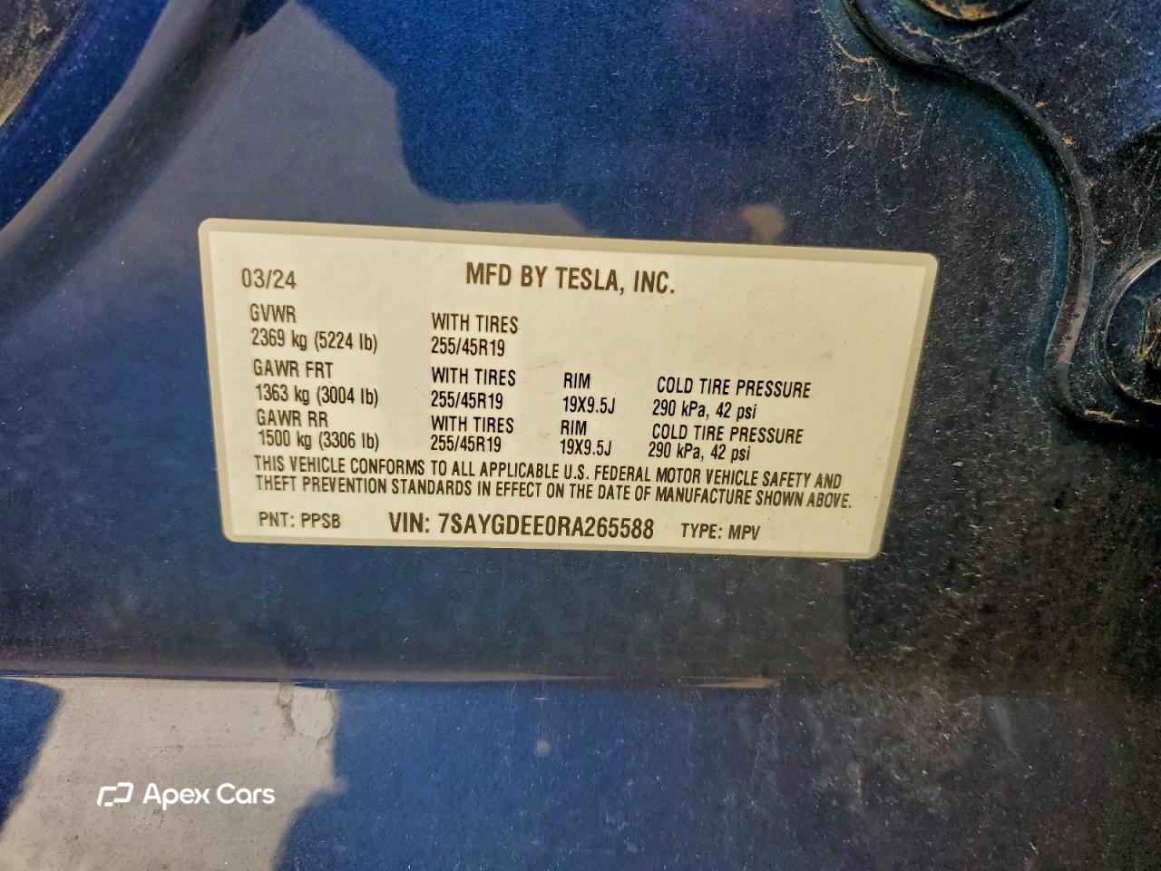 Tesla Model Y 2024