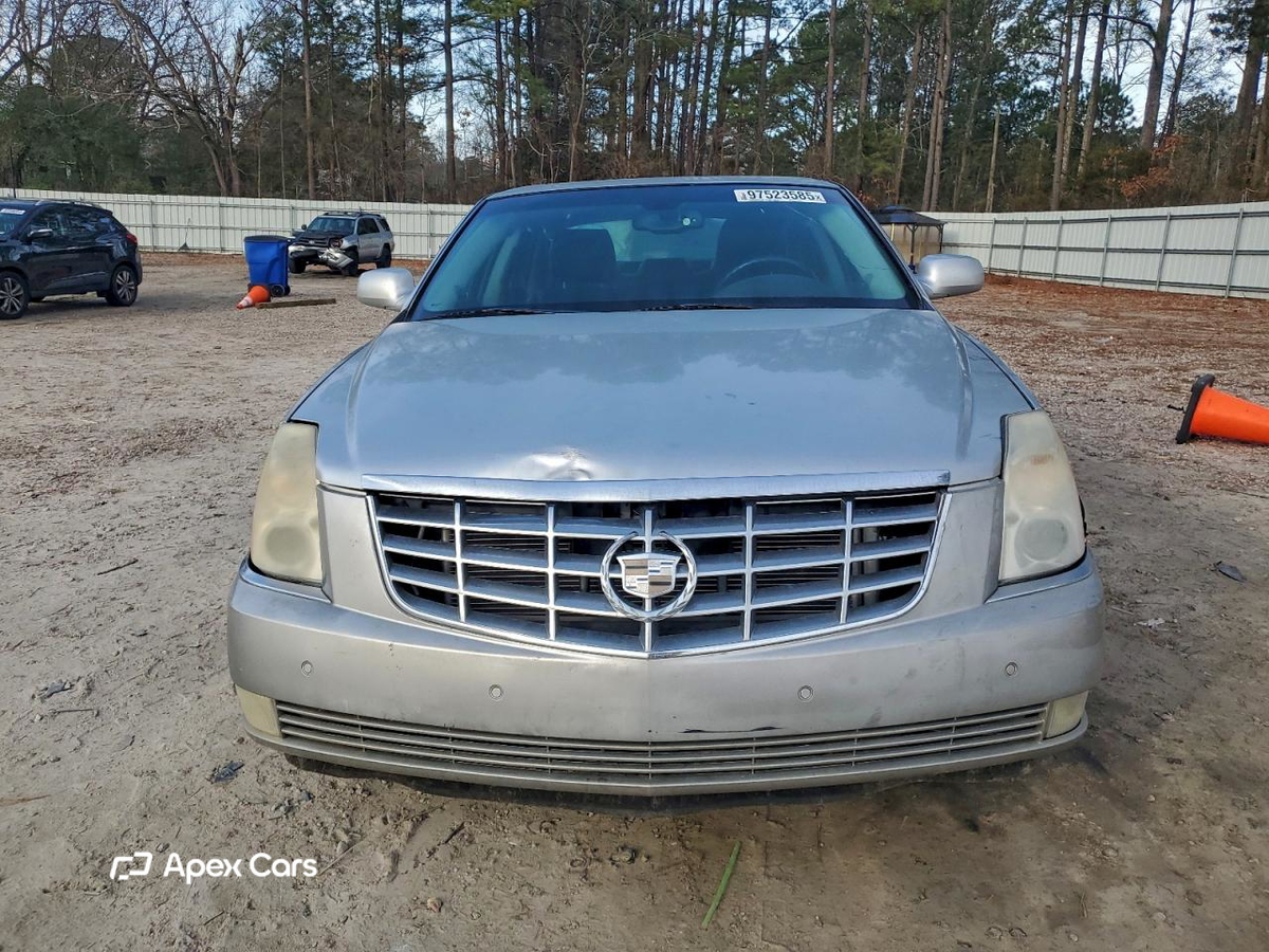 Cadillac DTS 2010