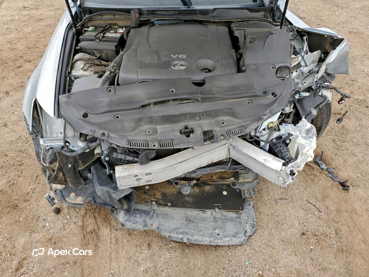 Lexus IS 2011