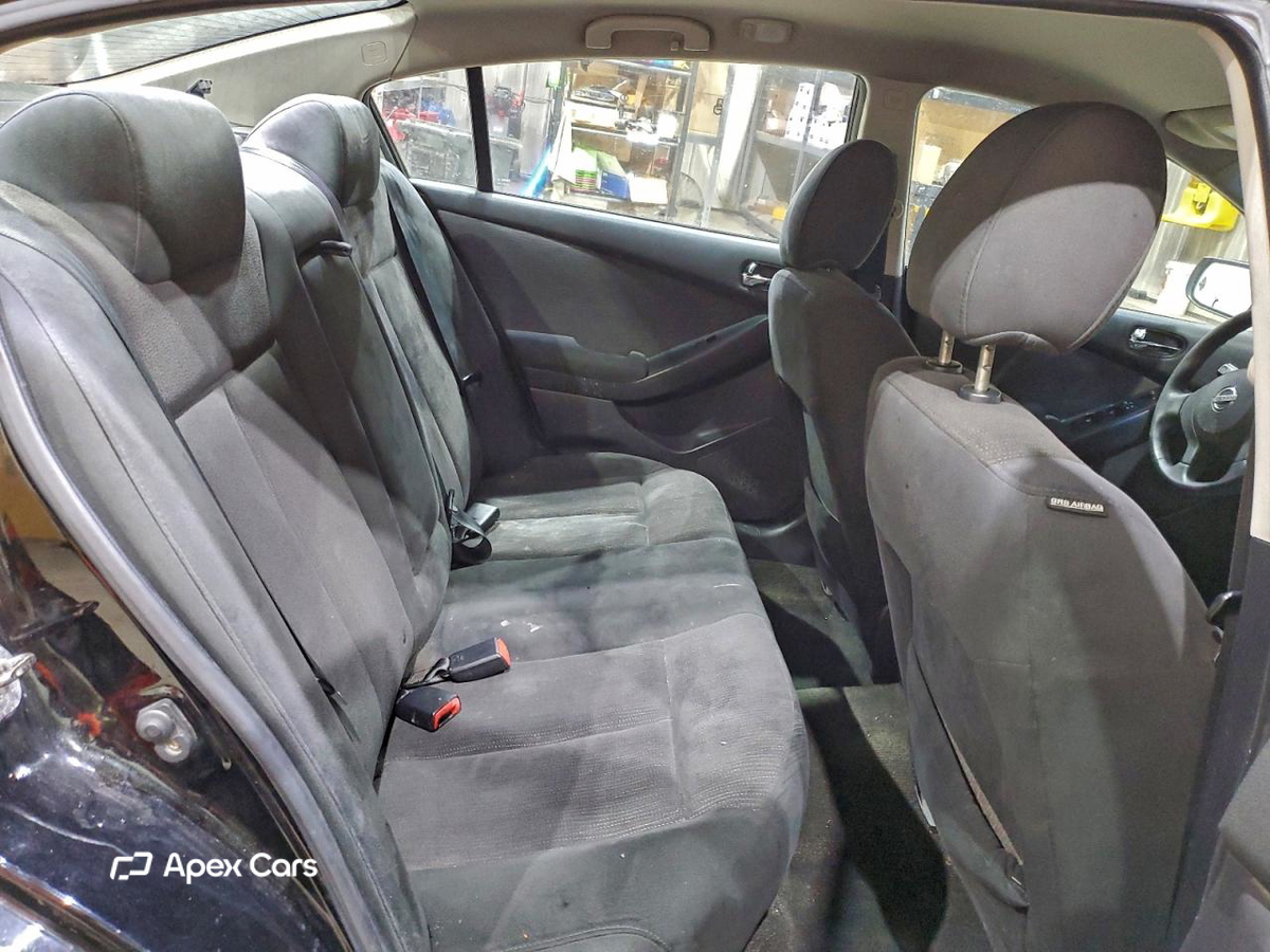Nissan Altima 2010