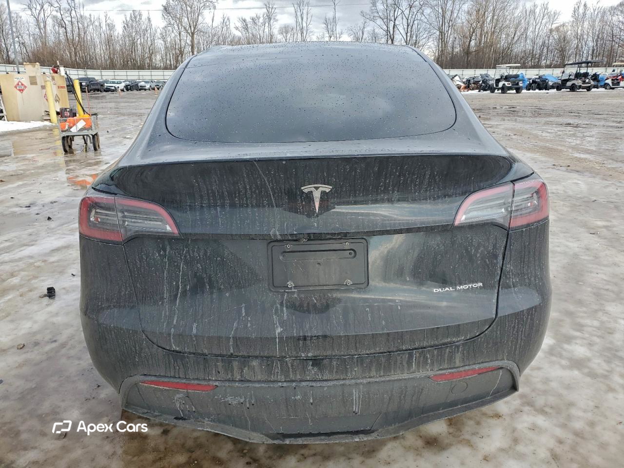 Tesla Model Y 2024