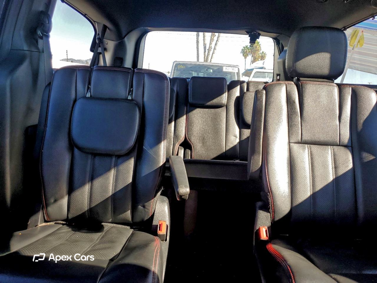 Dodge Caravan 2015