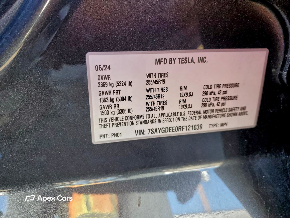 Tesla Model Y 2024