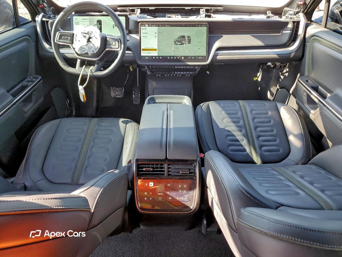 Rivian R1S 2025