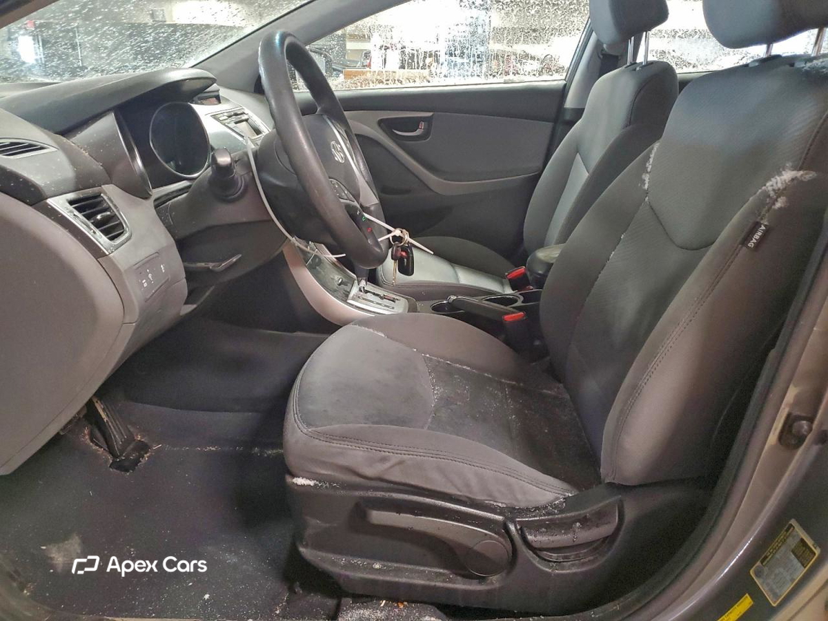 Hyundai Elantra 2012