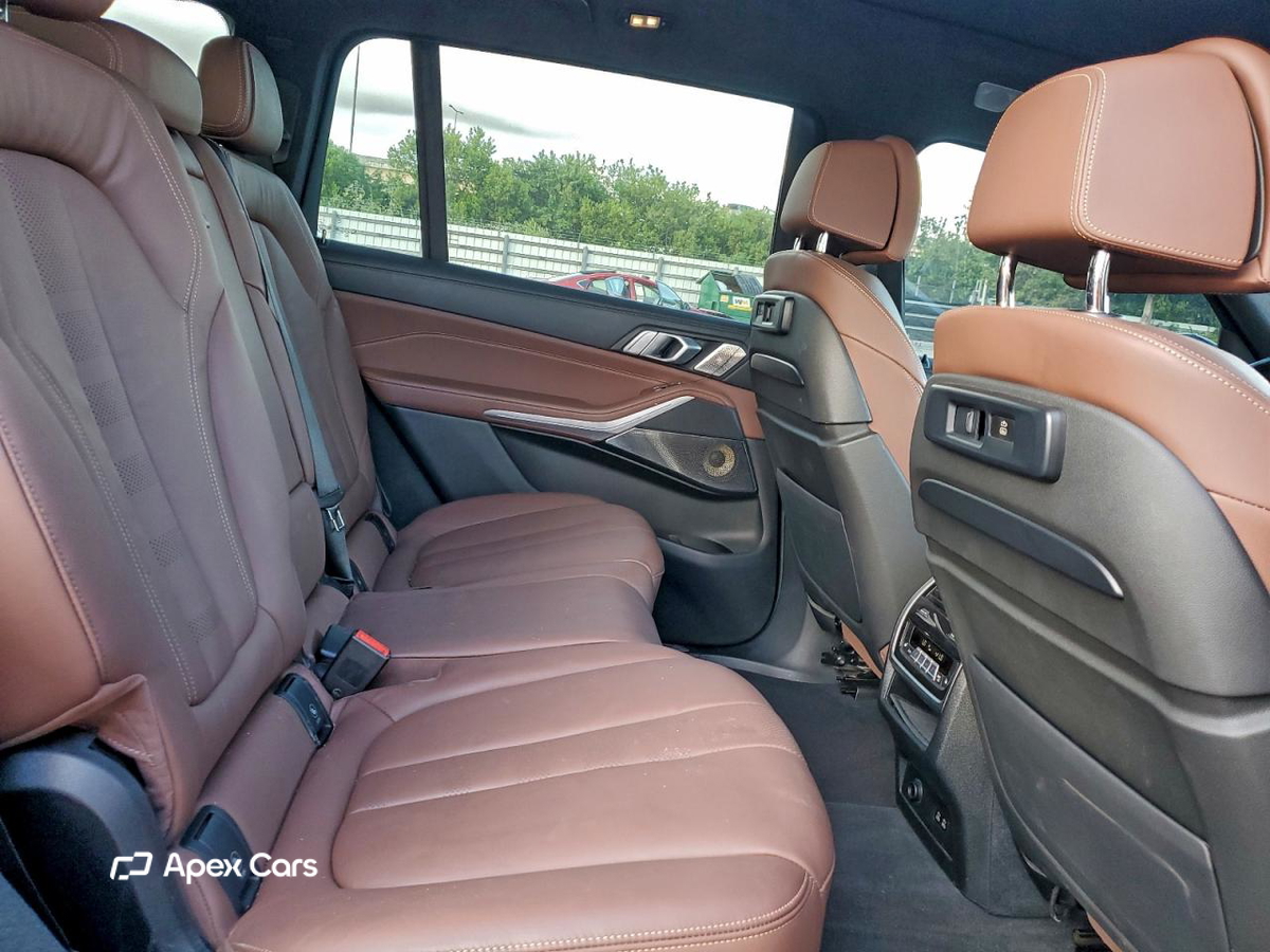 BMW X7 2021