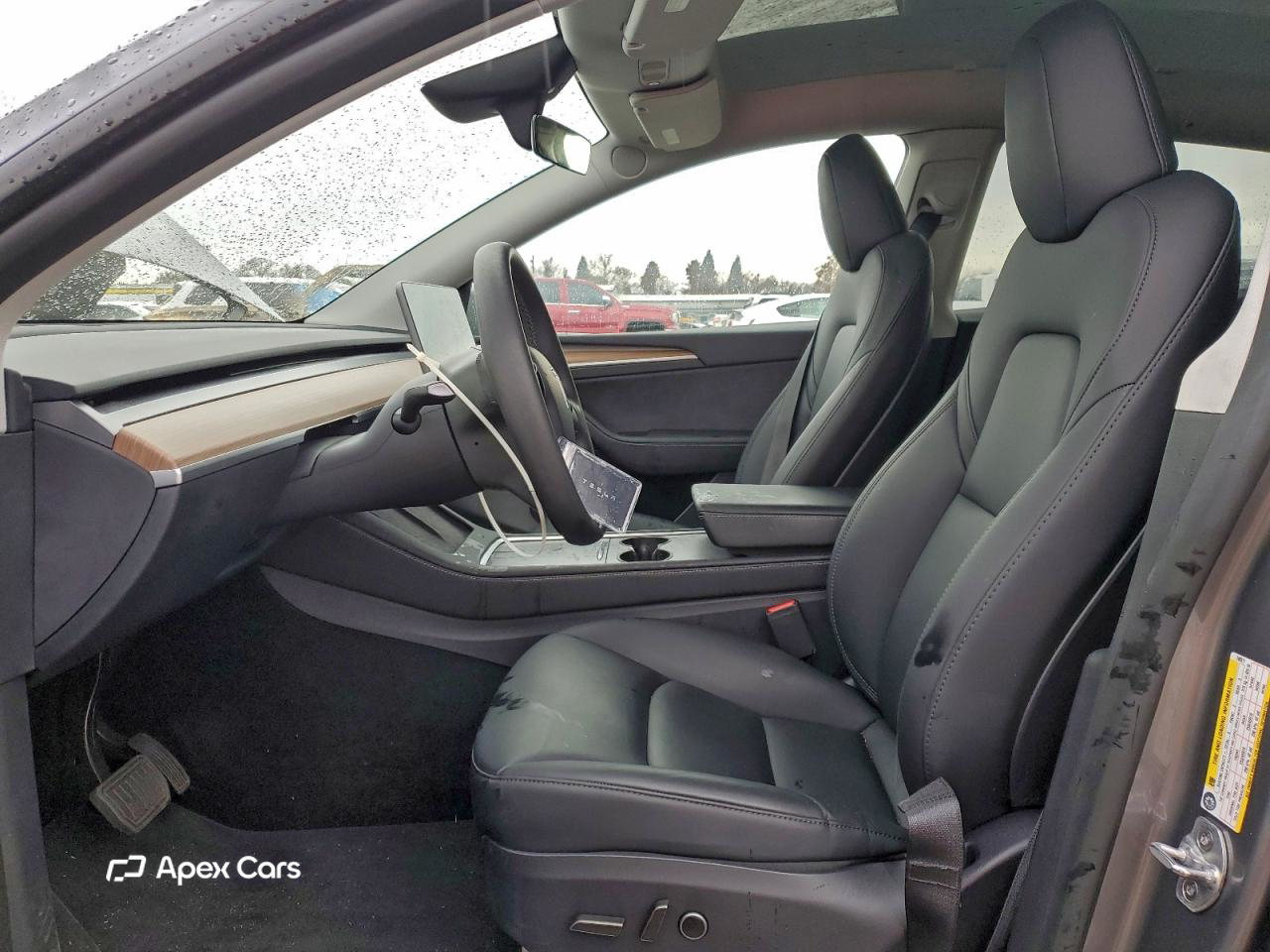 Tesla Model Y 2025