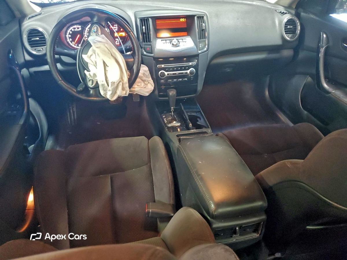 Nissan Maxima 2011