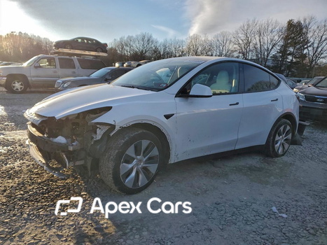 Tesla Model Y 2021 - Image 1 of 13