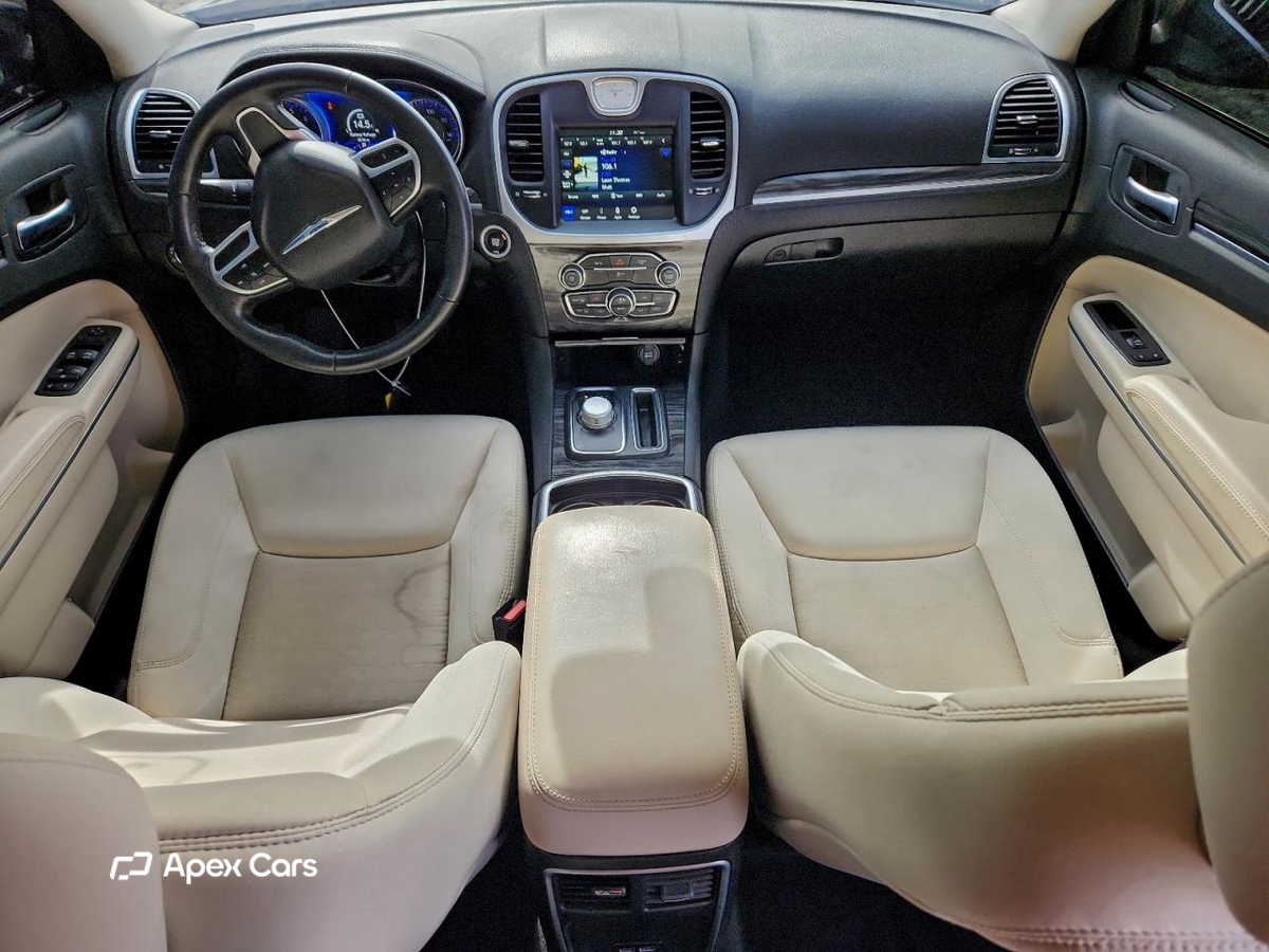 Chrysler 300 2022