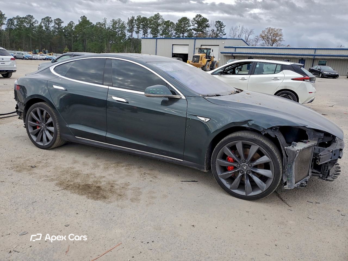 Tesla Model S 2014