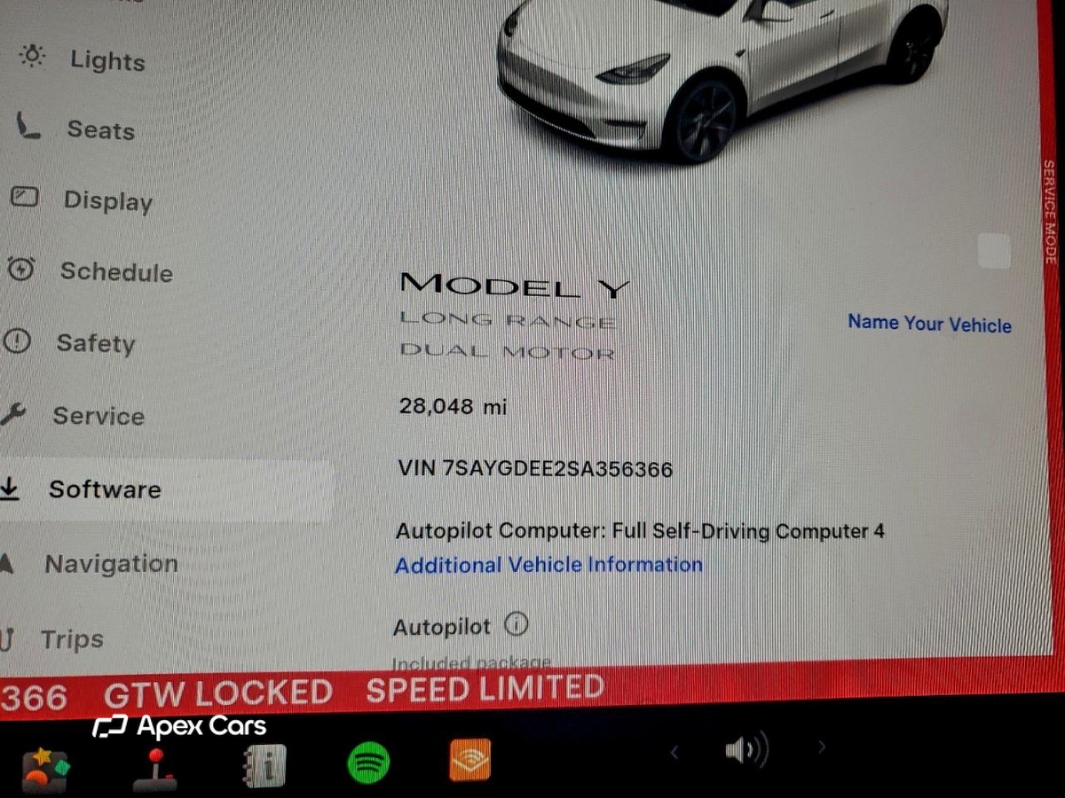 Tesla Model Y 2025