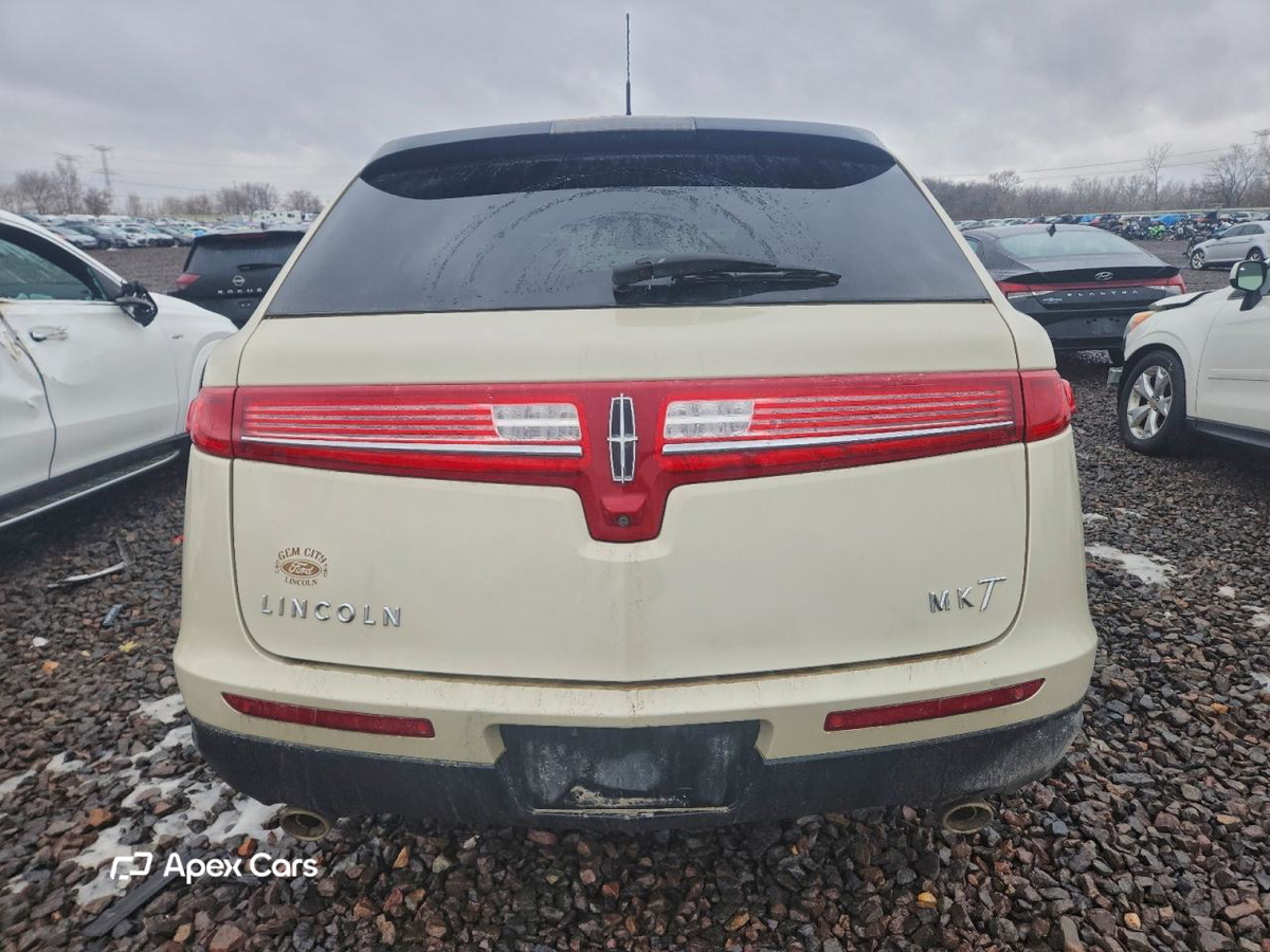 Lincoln MKT 2015