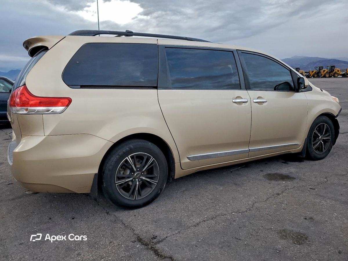 Toyota Sienna 2012