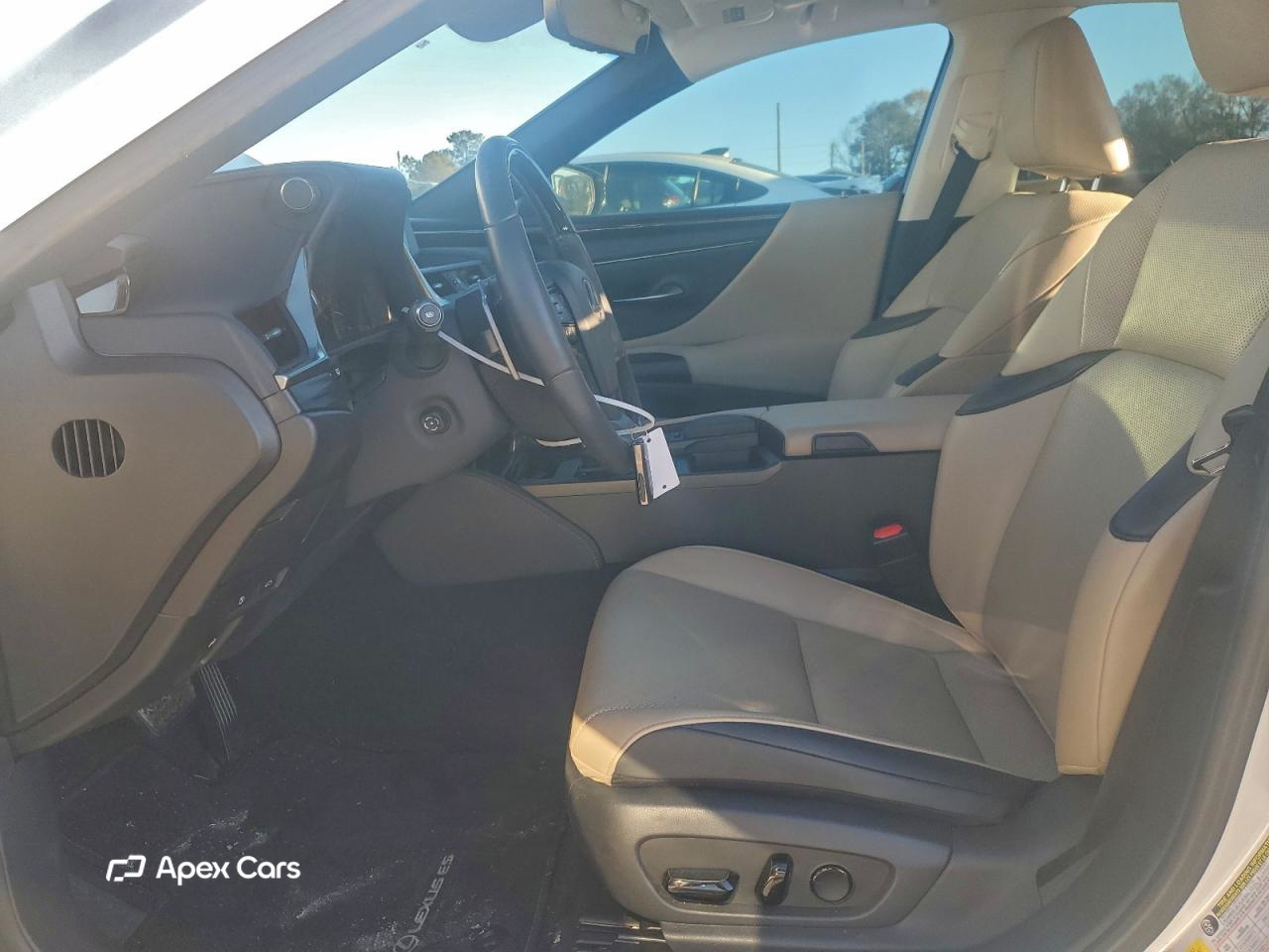 Lexus ES 2021