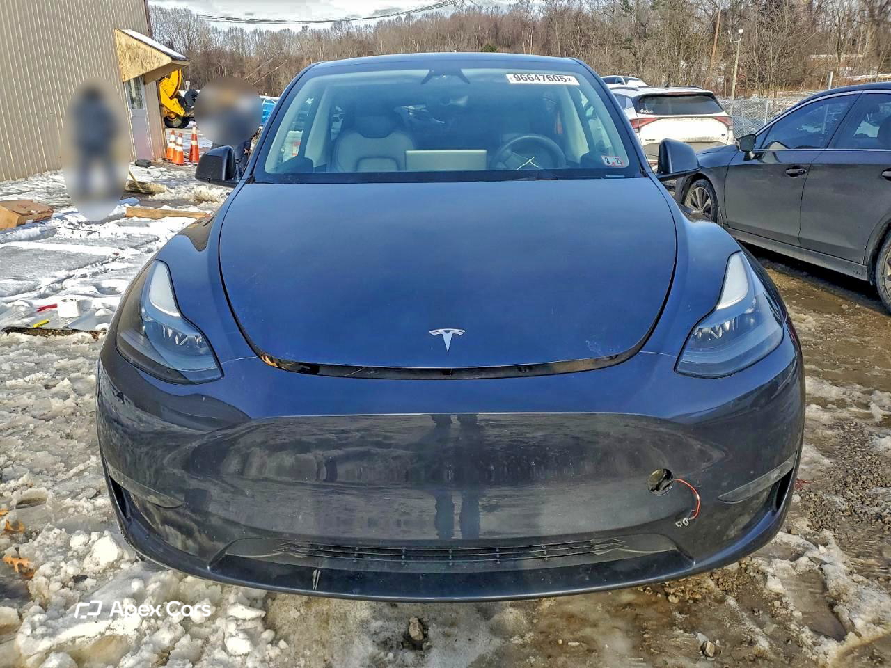 Tesla Model Y 2024