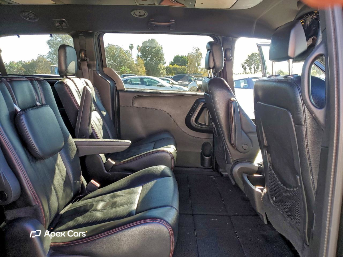 Dodge Caravan 2015