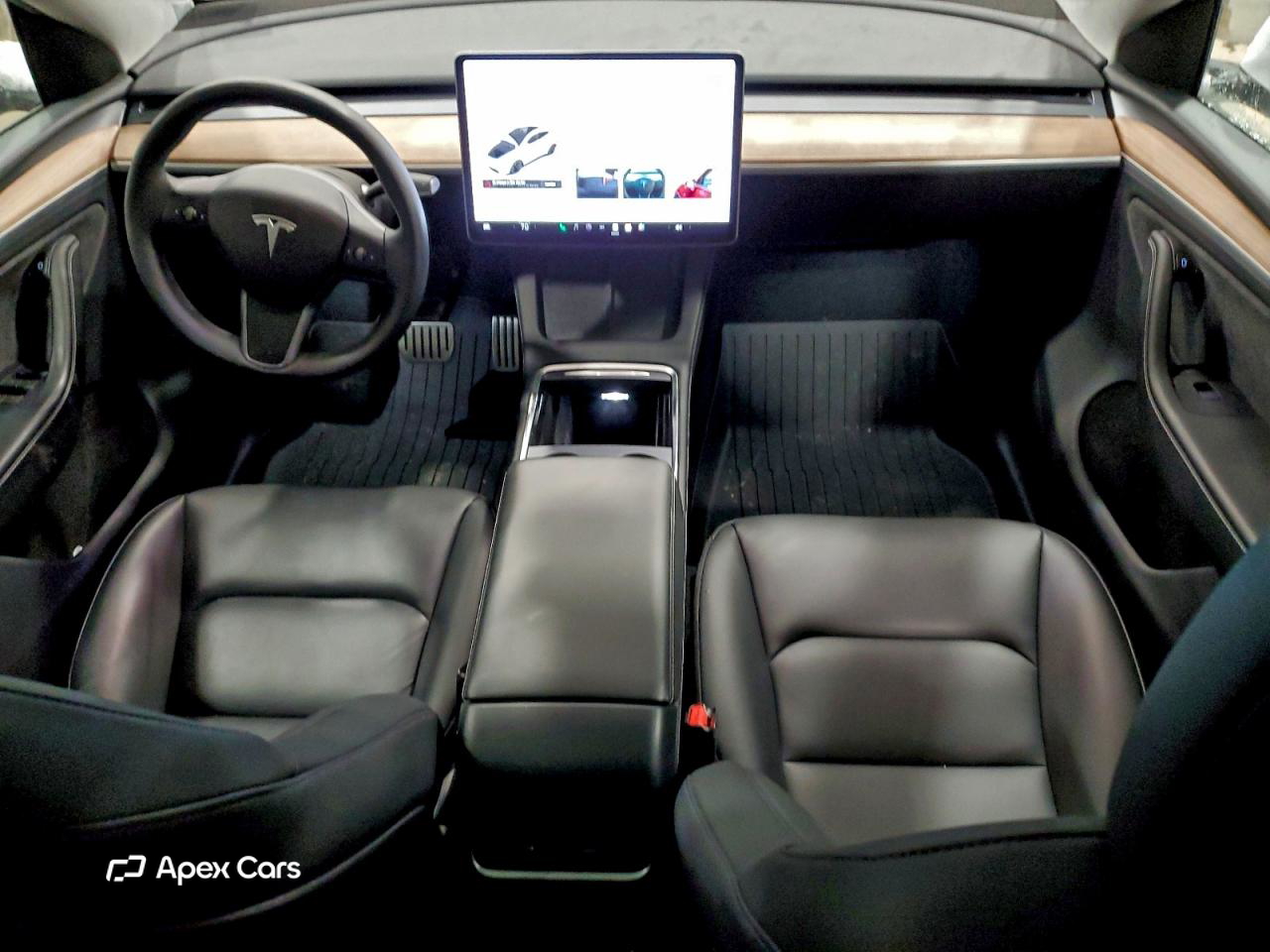 Tesla Model Y 2024