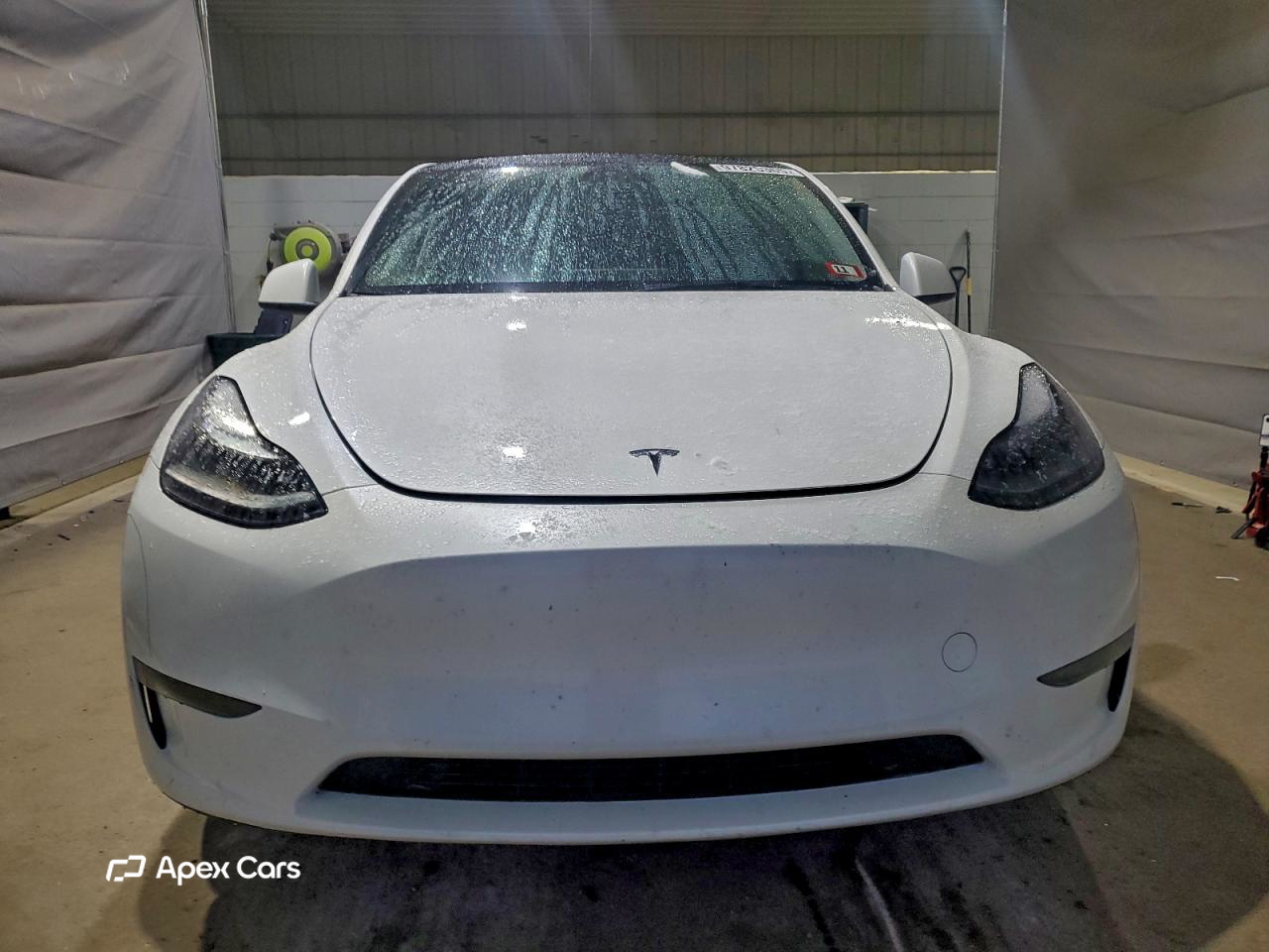 Tesla Model Y 2025