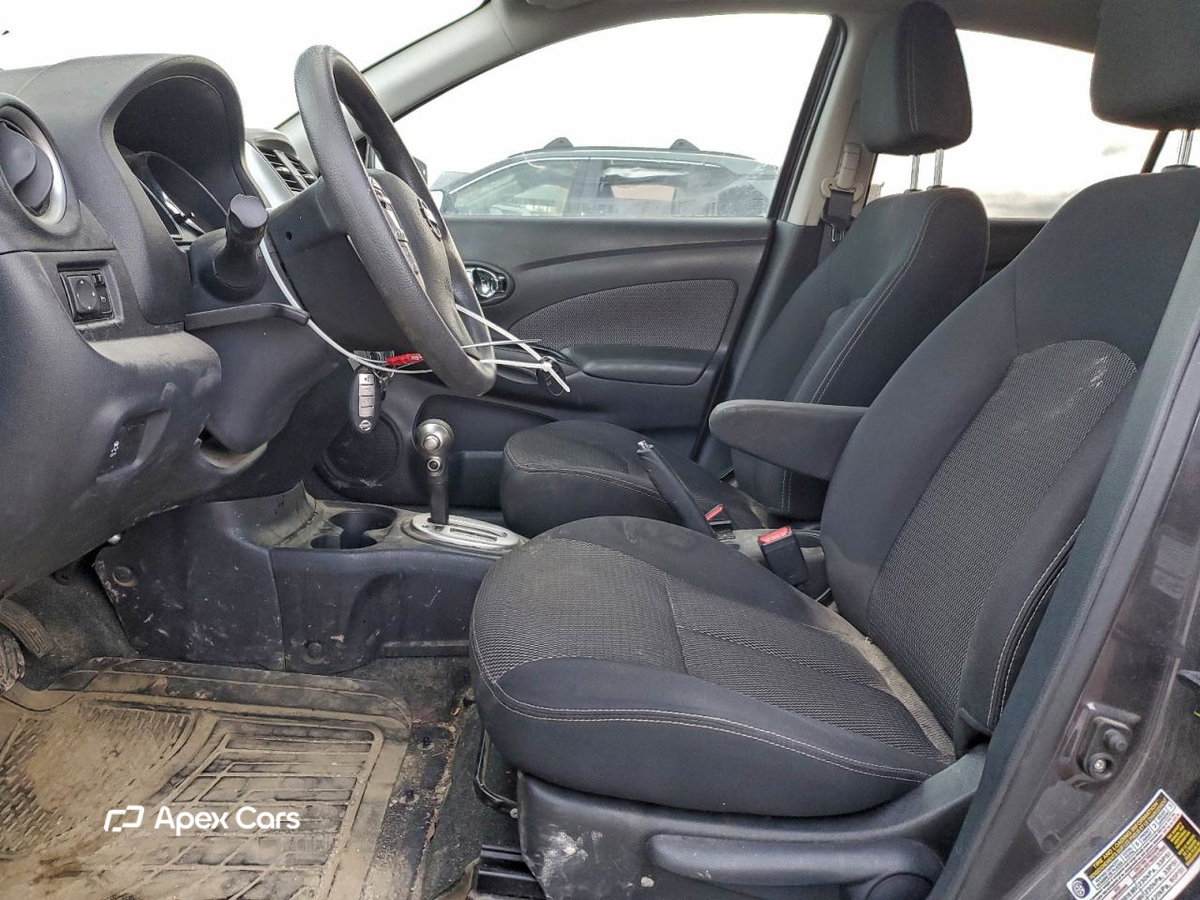 Nissan Versa 2015