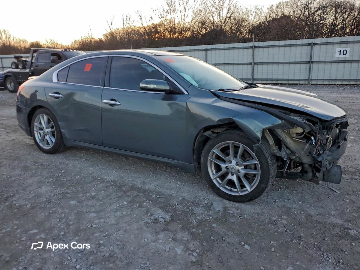 Nissan Maxima 2010