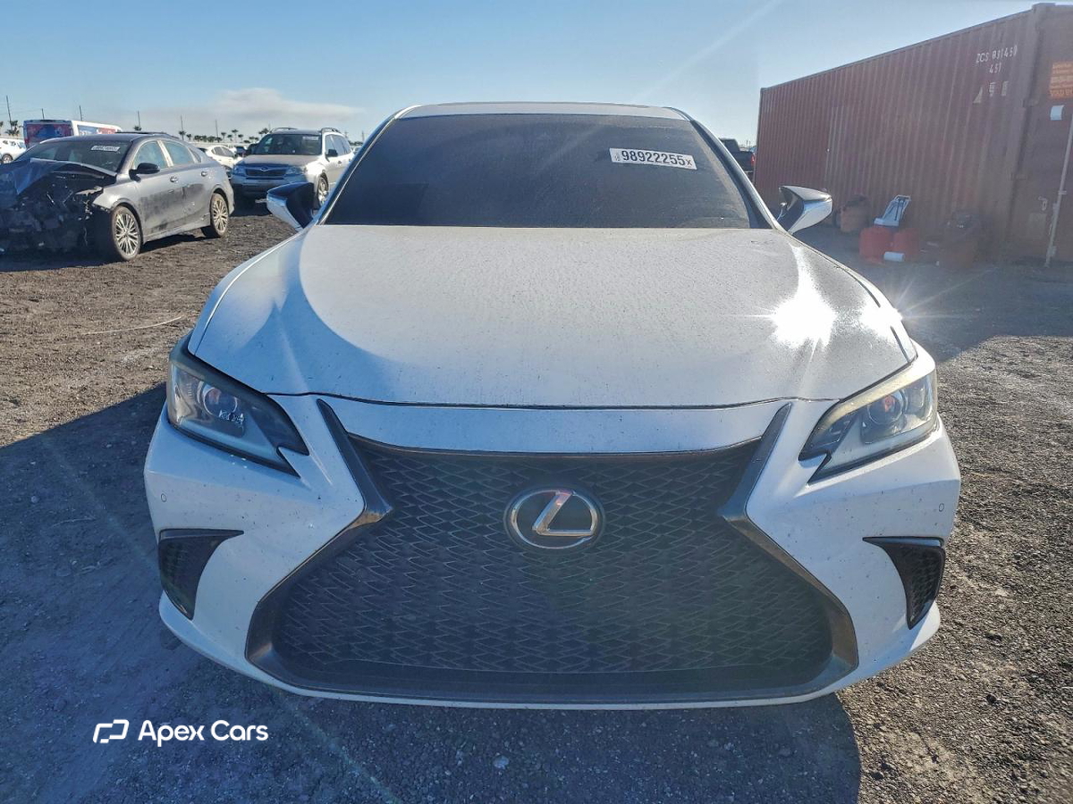 Lexus ES 2019