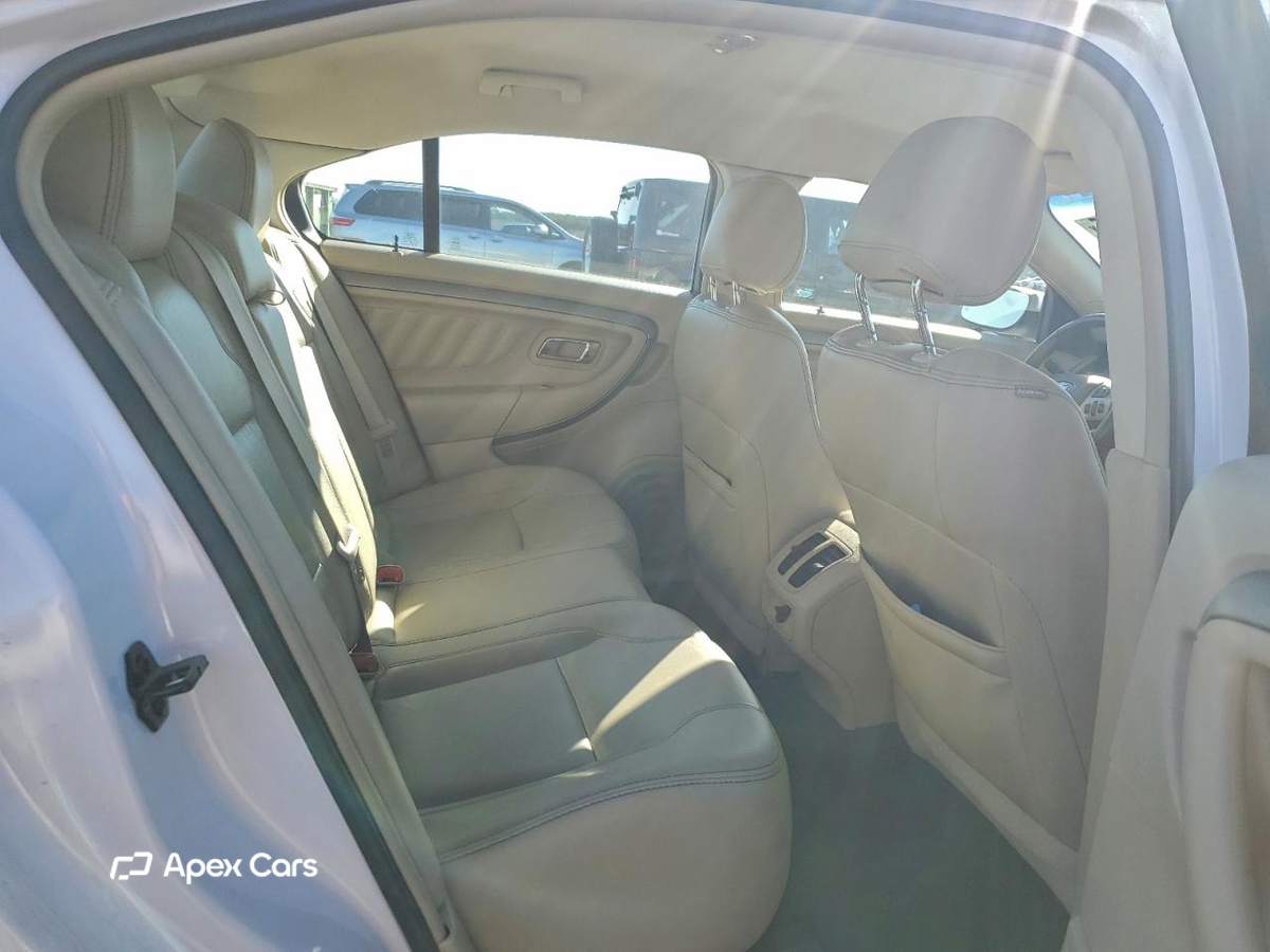 Ford Taurus 2015