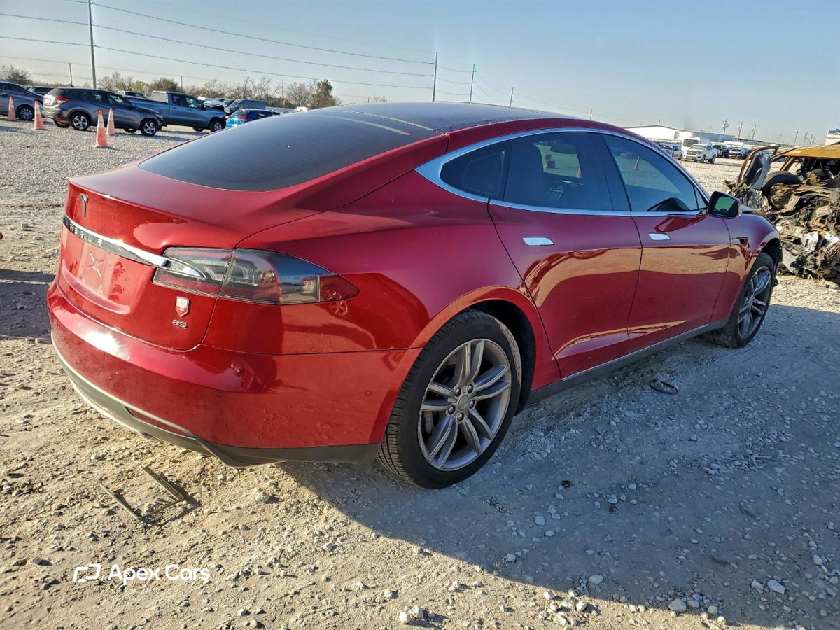 Tesla Model S 2015