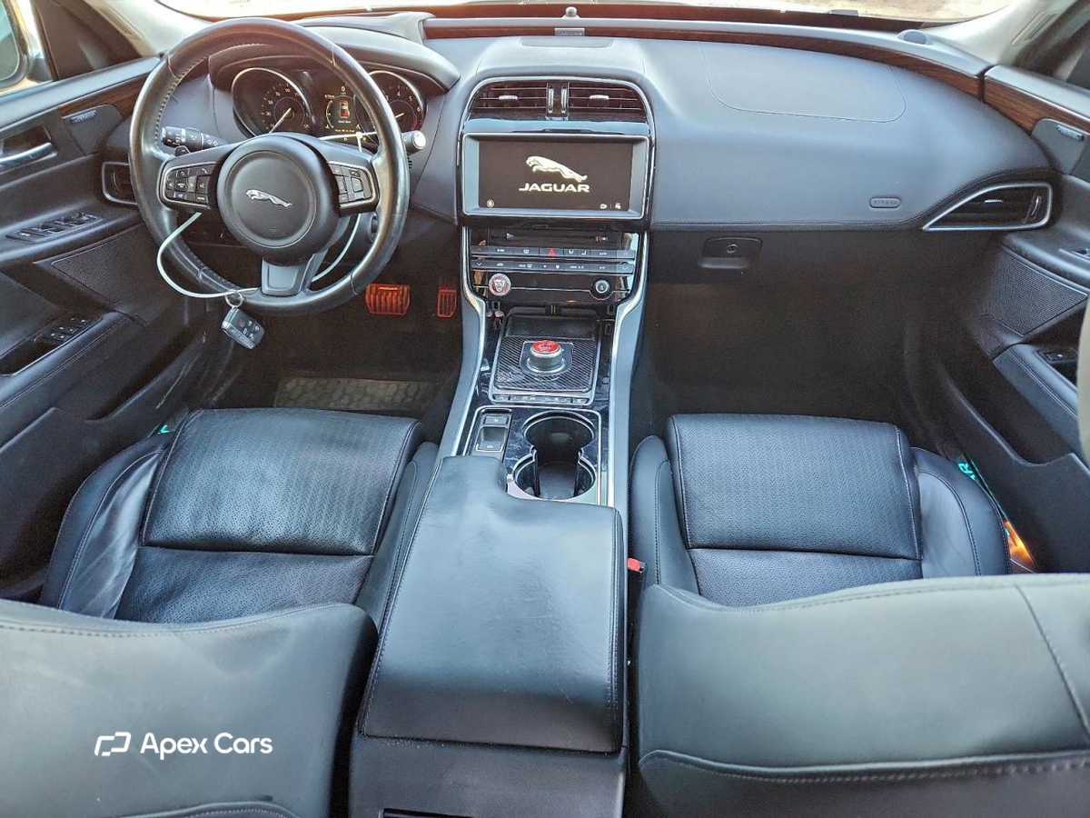 Jaguar XE 2017