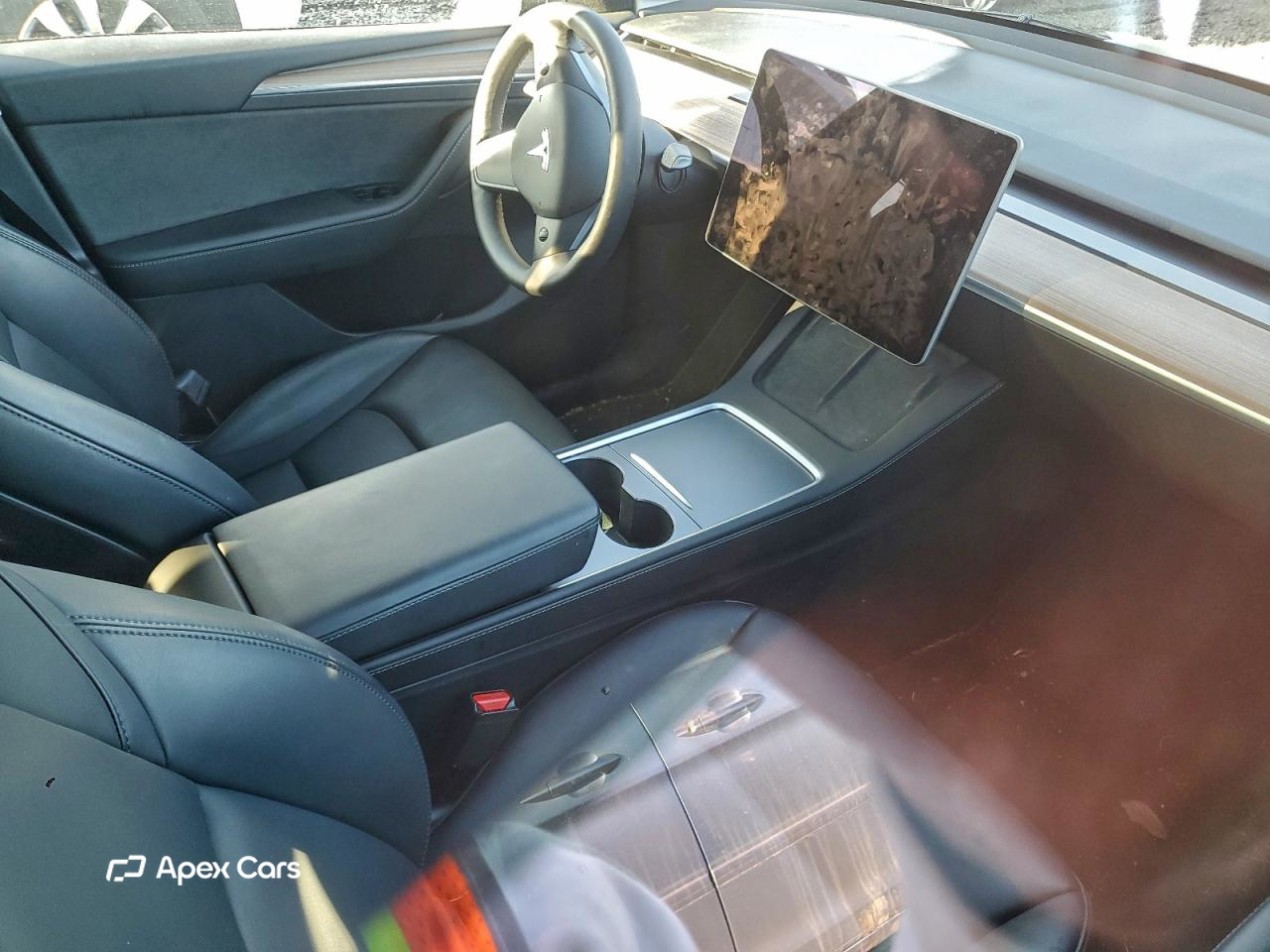 Tesla Model Y 2025