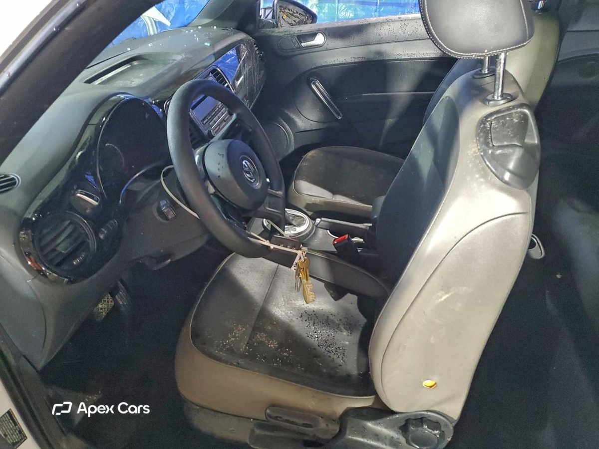 Volkswagen Beetle 2015