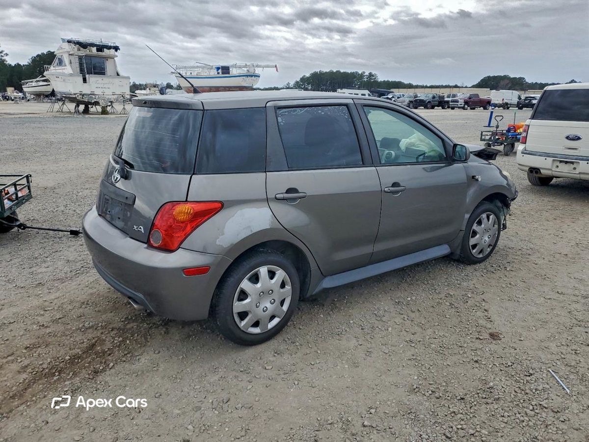 Toyota  2004