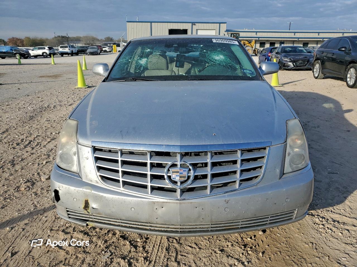 Cadillac DTS 2010