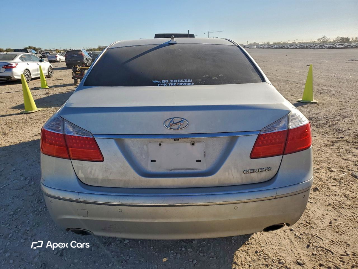 Hyundai Genesis 2011