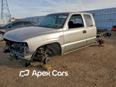 Chevrolet Silverado 2002 - Image 1 of 13