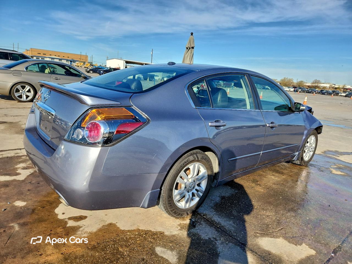 Nissan Altima 2012