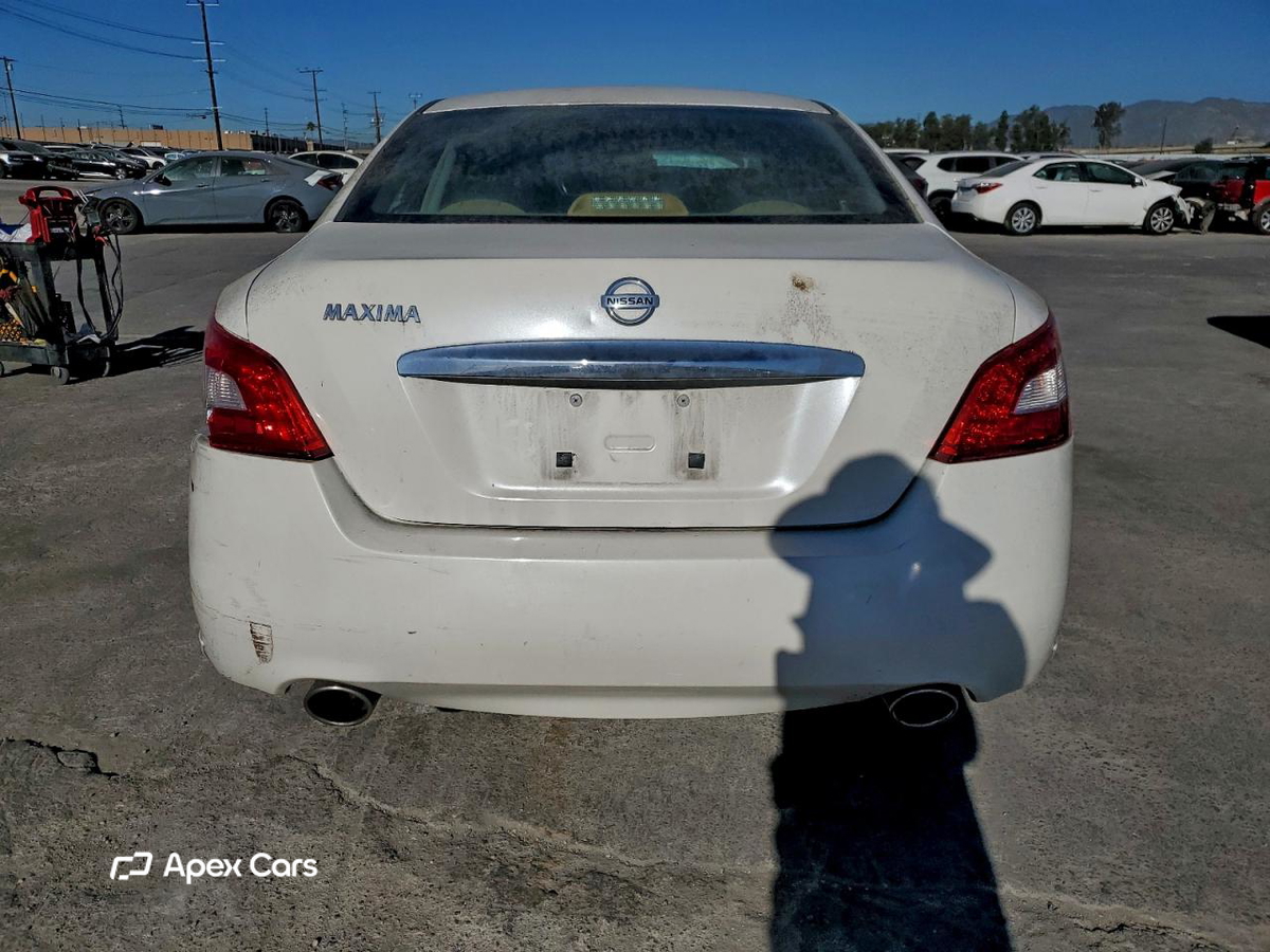 Nissan Maxima 2011