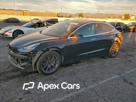 Tesla Model 3 2020 - Image 1 of 14
