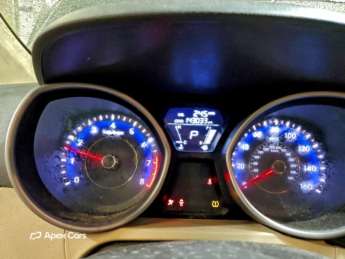 Hyundai Elantra 2012