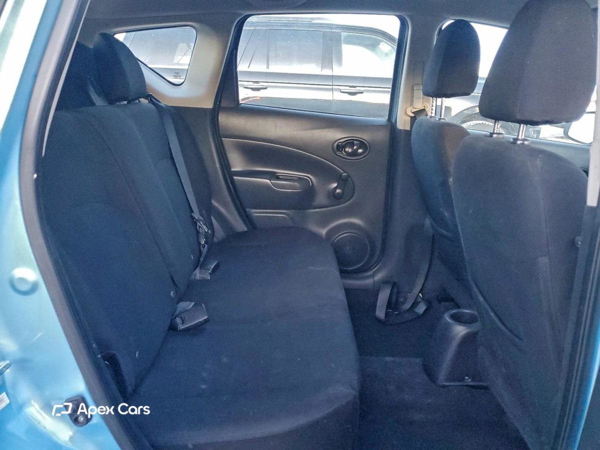 Nissan Versa 2015