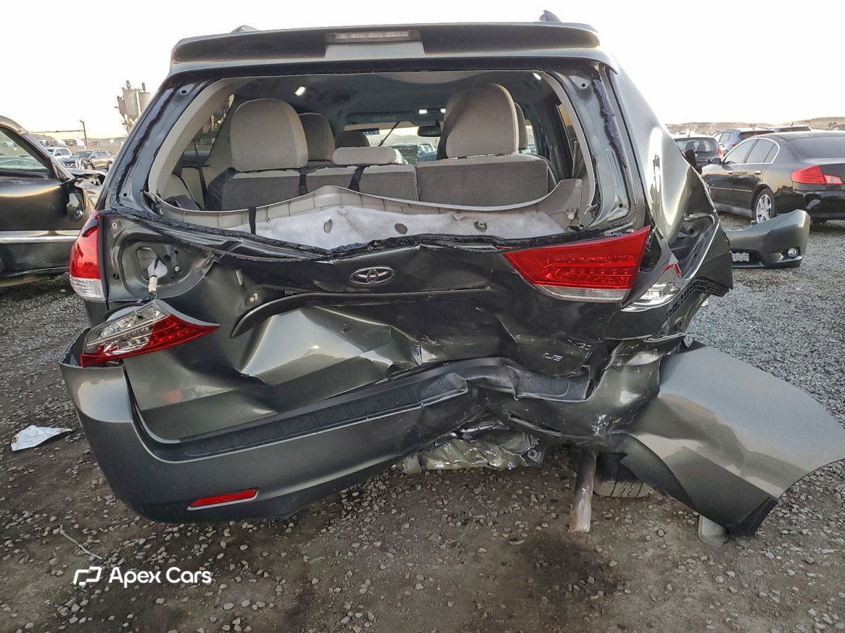 Toyota Sienna 2012