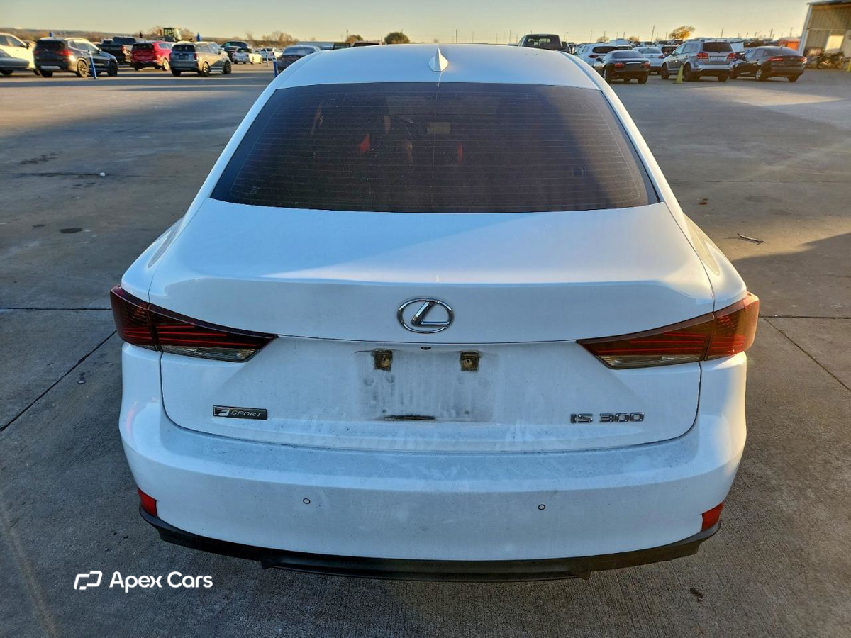 Lexus IS 2018