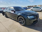Chrysler 300 2022