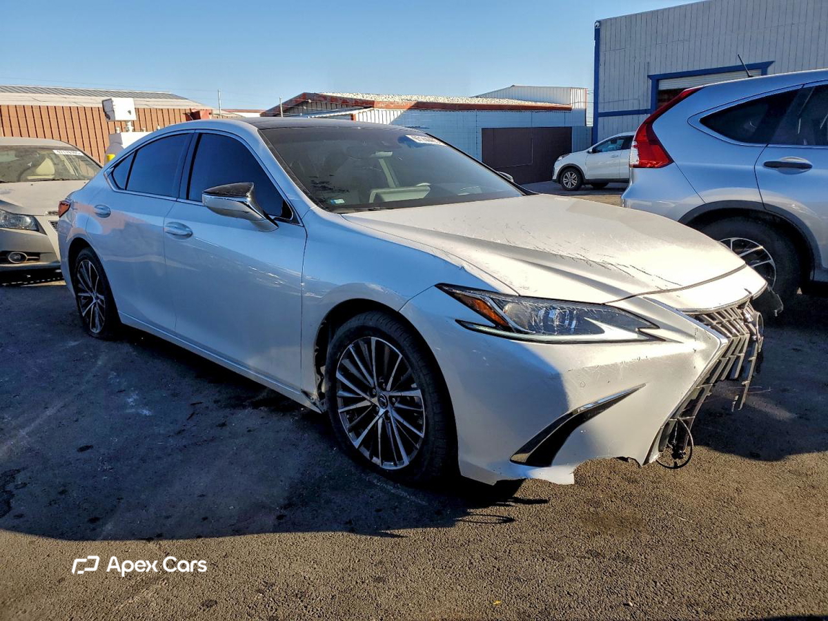 Lexus ES 2025