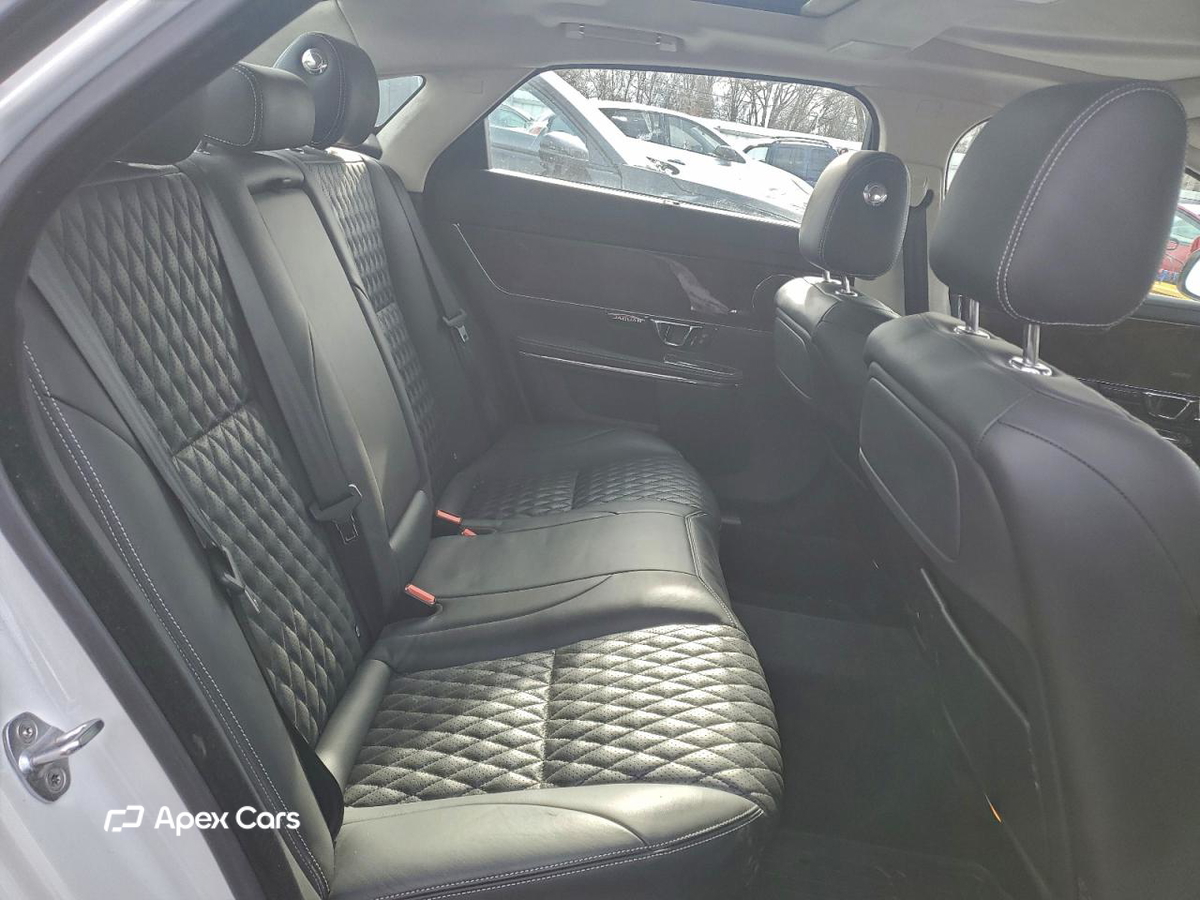 Jaguar XJ 2016