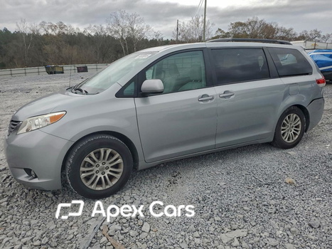 Toyota Sienna 2014 - Image 1 of 12