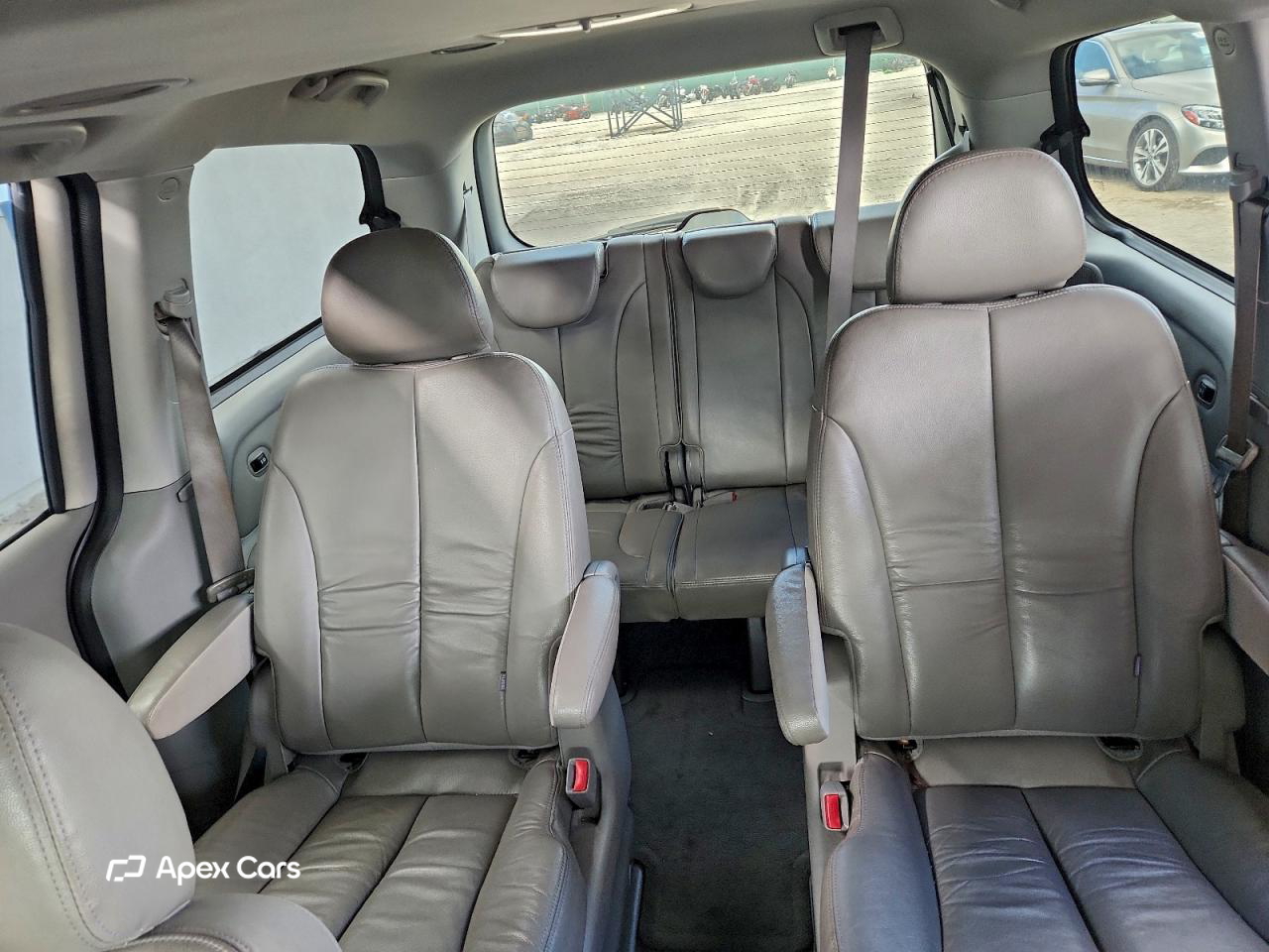 Kia Sedona 2012