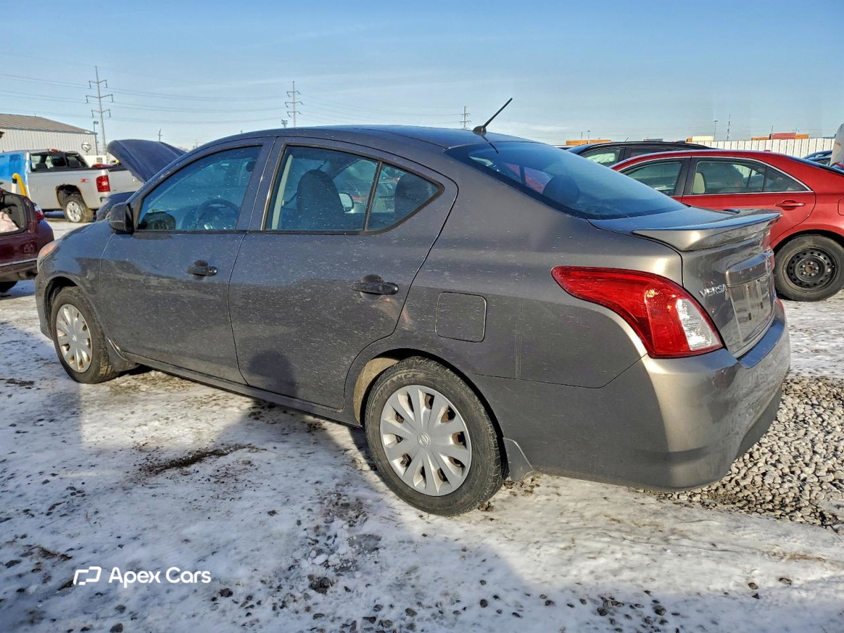 Nissan Versa 2015