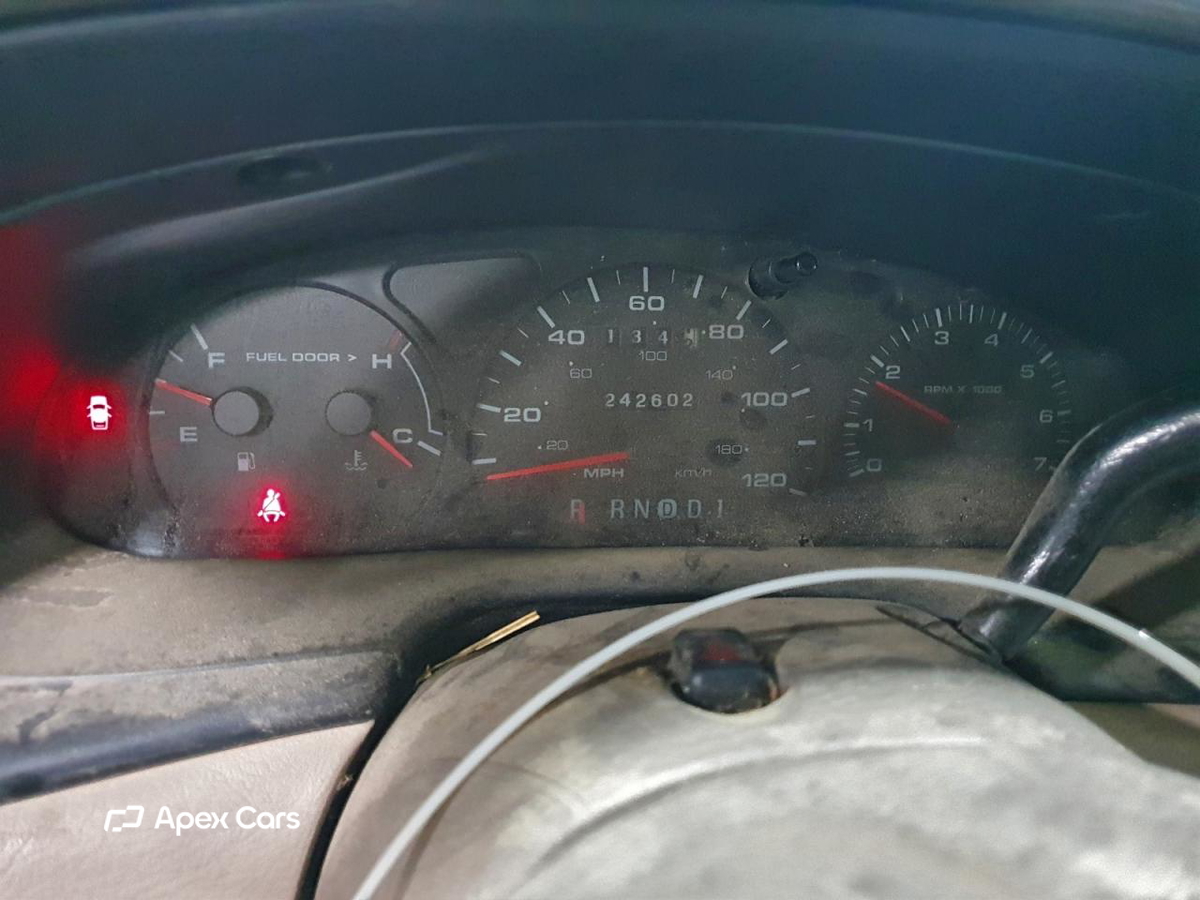Ford Taurus 2001