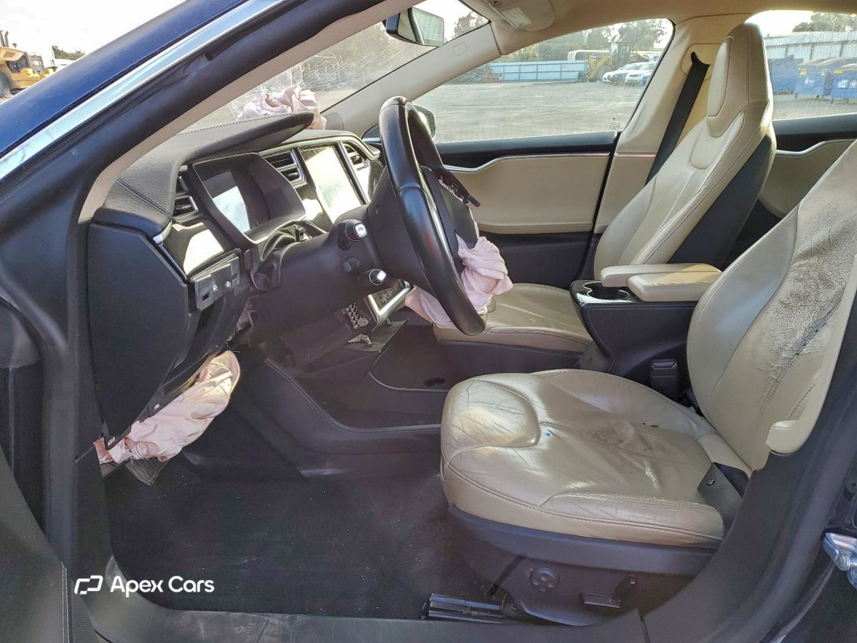 Tesla Model S 2014